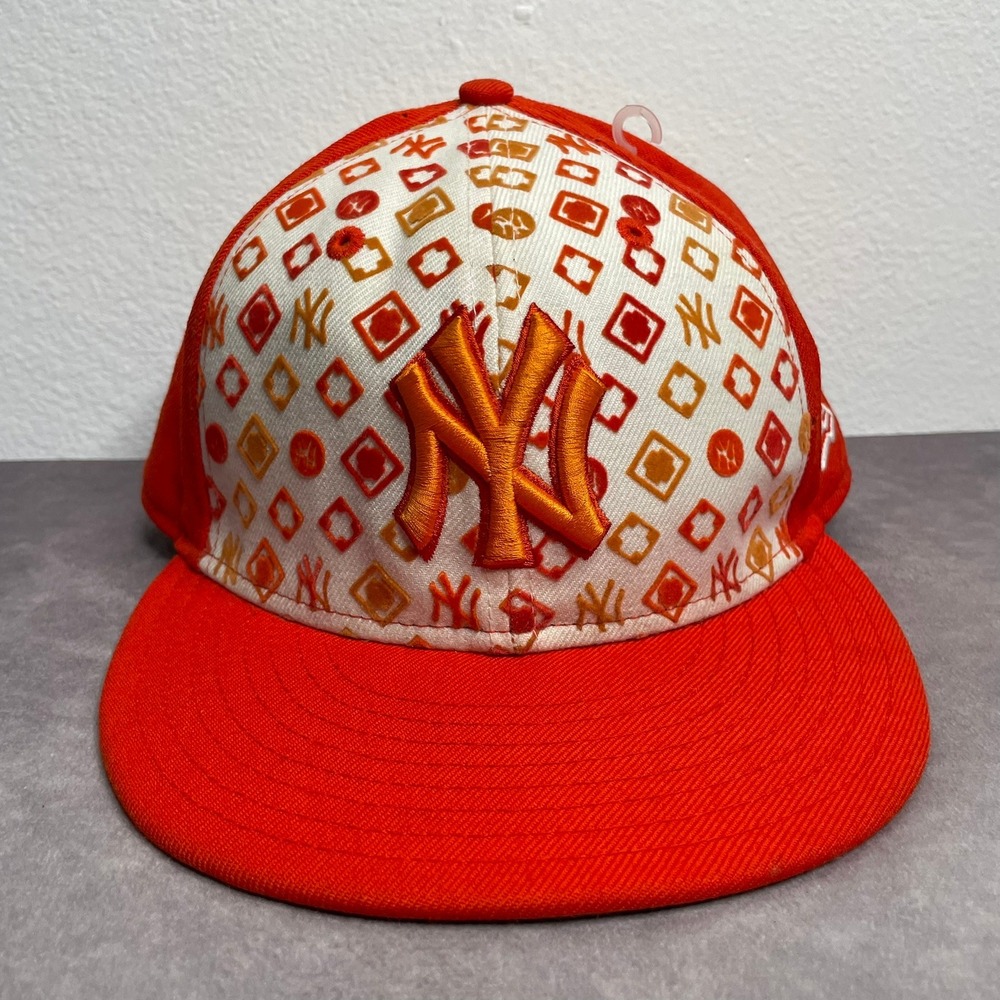 New York Yankees Fitted Hat Cap Mens 7 1/4 New Era 59FIFTY Orange Monogram Print